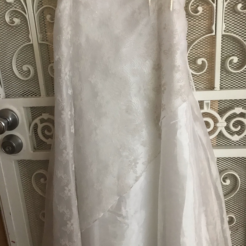 Dress - Picture 5 of 5